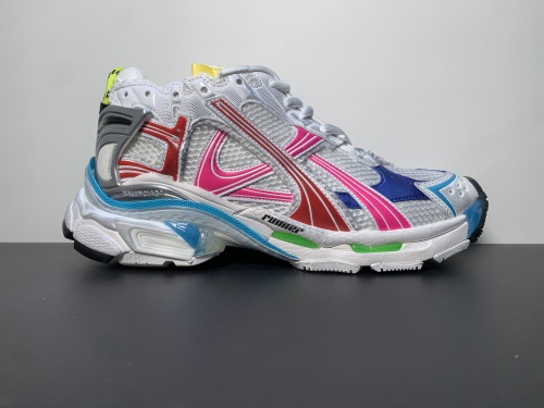 最高品质，纯原版本 7.5代 资讯：新款BALENCIAGA  巴黎世家-Runner、是通过溢胶、做旧、缝线等细节，展示了设计师 Demna 的运动鞋风格，35-46