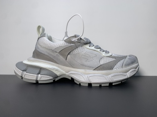 Balenciaga 官方同步 巴黎世家全新3XL Syede做旧十代半 潮流跑鞋做旧老爹鞋 ，鞋身从之前超纤TPU改成反绒超纤，不管是从外观还是舒适度都更上一个台阶，35-46
