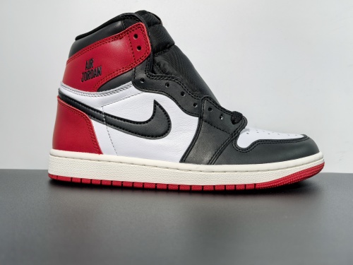 OG版本出货 Air Jordan 1 High OG “Black Toe Reimagined”新黑红脚趾 货号：DZ5485-106 尺码36-47.5