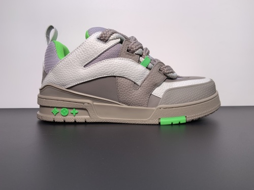 米粉 Louis Vuitt  驴牌 Trainer 圆头系带 低帮 时尚休闲板鞋 男款 尺码：38 39 40 41 42 43 44 45 46 注：此款比运动鞋偏大一码，注意选购！