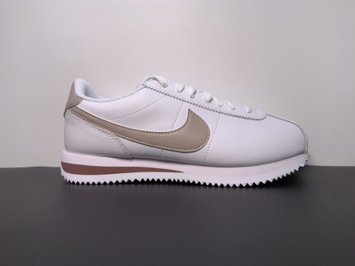 纯原出货，主推咨询问价。 阿甘 Nike/耐克Classic DN1791-105 尺码：35.5-45