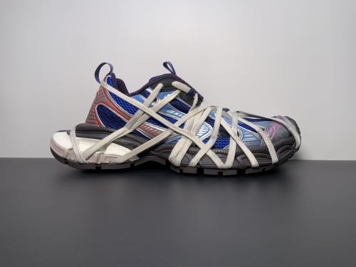 绑带款 Balenciaga Phantom Sneaker 官方同步 巴黎世家全新3XL十代潮流跑鞋 增加全新设计 在延续 Track Trainer 户外轮廓和复杂鞋面结构的同时，新版本在后跟位置