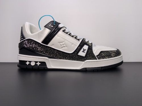 黑白/水钻 Louis Vuitt  驴牌 Trainer圆头系带 时尚板鞋  男女同款 尺码：35 36 37 38 39 40 41 42 43 44 45 【掉钻属于正常现象】