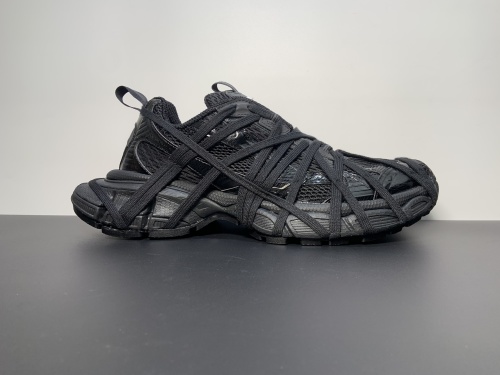 巴黎世家 10代3XL 施华洛世奇满钻黑钻 尺码：35-46！价格小贵