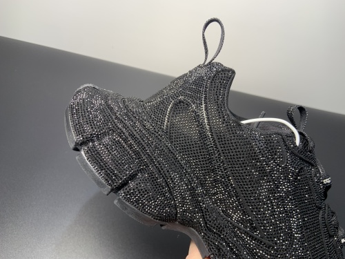 巴黎世家 10代3XL 施华洛世奇满钻黑钻 尺码：35-46！价格小贵