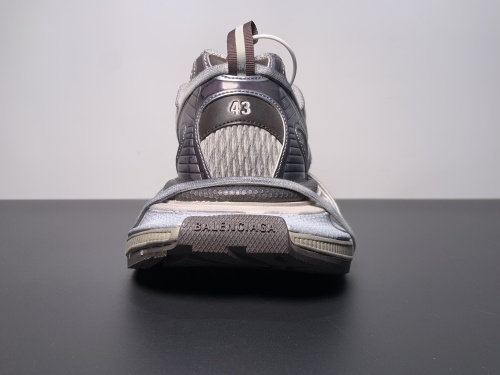 绑带款 Balenciaga Phantom Sneaker 官方同步 巴黎世家全新3XL十代潮流跑鞋 增加全新设计 在延续 Track Trainer 户外轮廓和复杂鞋面结构的同时，新版本在后跟位置