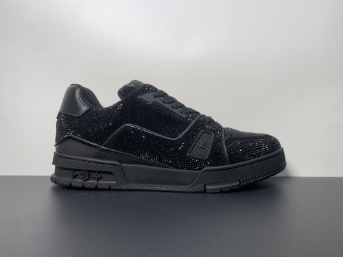 东莞 LOUSVTTON路易威登Trainer 全黑钻石尺码：38-46，支持放货！