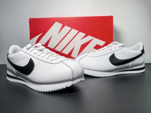 纯原出货，主推咨询问价。 阿甘白黑Nike/耐克Classic  货号DM4044-105 尺码：35.5-45