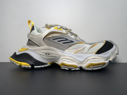 巴黎纯原 Balenciaga巴黎世家 CARGO 圆头系带 低帮生活休闲鞋 巴黎十一代 白黄银配色  采用超细纤维和网布工装运动鞋来自Balenciaga 2024年夏季系列。其前卫的设计、夸张的体