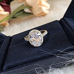 9️⃣2️⃣5️⃣ 5140A30 码数5678 众明星佩戴#海瑞温斯顿椭圆戒指💍# Diamond Links系列钻石耳环 她的一颦一笑,优雅迷人却又不失理性坚韧,与品牌标志性设计祖母绿形切工