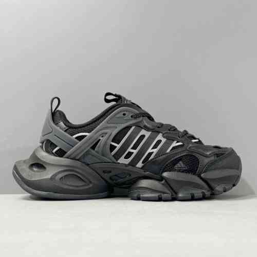 YH版本 XLG全黑JR3086 阿迪达斯三叶草adidas XLG RUNNER DELUXE 时尚舒爽防滑耐磨 低帮 休闲跑步鞋 男女同款 黑