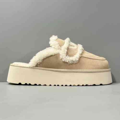 BK版本 科凯特厚底-浅沙色OB938/SAND UGG W Classic Coquette Clog Slipper  II 科凯特2.0厚底系列 时尚居家 穆勒风 包头舒适保暖露跟半拖鞋