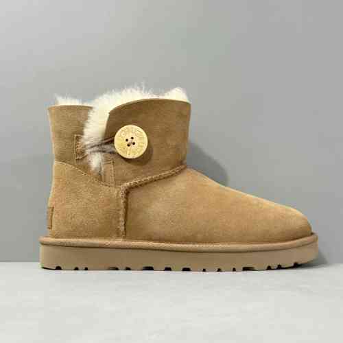 BK版本 经典纽扣-栗色1016422-CHE UGG Bailey Mini Bailey Button l Boot 羊皮 加绒短筒 雪地靴 女款 栗色