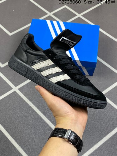 140originals Handball SPZL spezial 长舌 百搭舒适防滑低帮板鞋 黑 简约大方的造型设计，给人以随性休闲的时尚格调，穿着舒适轻便，运动灵活自如，满足日常个性穿搭。