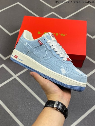 180【公司级】真标 带半码 耐克Nike Air Force 1 Low  空军一号帆布低帮百搭休闲运动板鞋。柔软、弹性十足的缓震性能和出色的中底设计，横跨复古与现代的外型结合，造就出风靡全球三