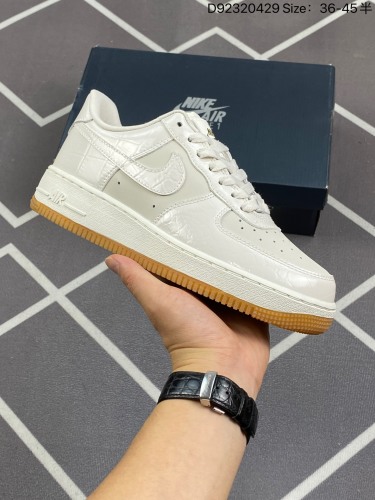 160公司级✅Nike Air Force 1’07 LV8原楦头原纸板 打造纯正空军版型专注外贸渠道 全掌内置蜂窝气垫 原盒配件 原厂中底钢印、拉帮完美货号DZ2708-001Size：36 3