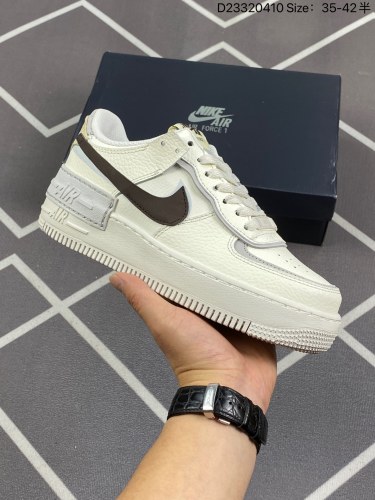 160NIKE  耐克低帮板鞋 空军一号 AF1马卡龙 af1厚底增高百搭运动板鞋 Nike Air Force 1 “Shadow” 造型设计上与 Sacai x Nike 系列颇为相似，带有浓
