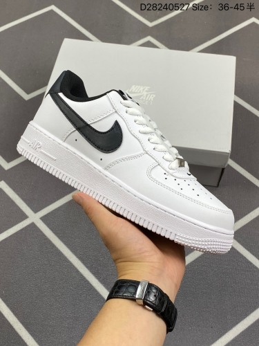 120耐克 Nike Air Force 1 '07 Low 空军一号含气垫 低帮百搭厚底增高休闲运动板鞋。柔软、弹性十足的缓震性能和出色的中底设计，横跨复古与现代的外型结合，造就出风靡全球三十多