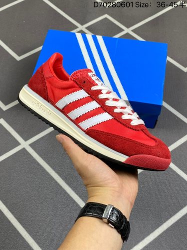 140Adidas 阿迪达斯三叶草SL 72 男女复古潮流休闲运动跑步鞋货号：IE3475尺码：36 36.5 37 38 38.5 39 40 40.5 41 42 42.5 43 44 45I