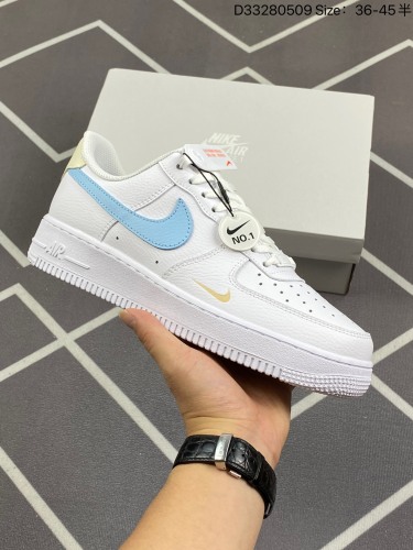 140✅耐克Nike Air Force 1 Low  空军一号低帮百搭休闲运动板鞋。柔软、弹性十足的缓震性能和出色的中底设计，横跨复古与现代的外型结合，造就出风靡全球三十多年的Force 1。