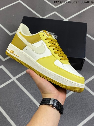 160✅耐克Nike Air Force 1 Low  空军一号低帮百搭休闲运动板鞋。柔软、弹性十足的缓震性能和出色的中底设计，横跨复古与现代的外型结合，造就出风靡全球三十多年的Force 1。货