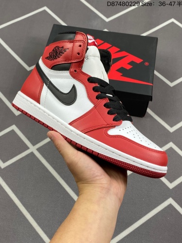 合集240Air Jordan AJ1 Retro High 高帮芝加哥白红 555088-101 原盒原配 拉帮工艺 针距密度一致 全新升级网板中底 原楦原纸板开发 后跟弧度收口自然不对折 极致