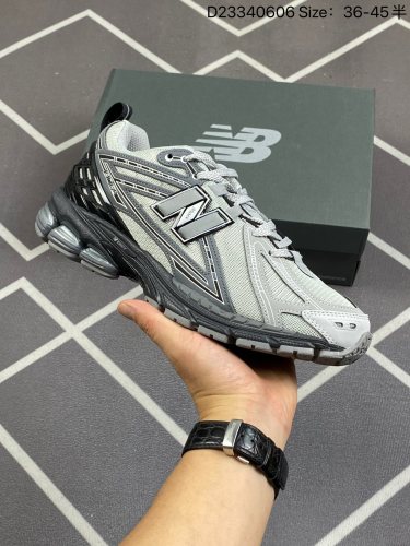 170公司级✅New Balance M1906系列 复古单品宝藏老爹鞋款 公司级 复古元素叠加 质感超级棒 楦版型材料细节做工精细 作为NB最经典的档案鞋型之一 与2002一样，1906有着NB