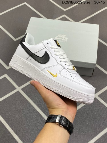 90✅Nike Air Force 1 '07 Low 原楦头原纸板 打造纯正空军版型 #专注外贸渠道  全掌内置蜂窝气垫 #原盒配件 原厂中底钢印、拉帮完美  官方同步上架官方货号：CZ0270