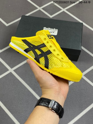 100Onitsuka Tiger 鬼冢虎帆布一脚蹬“帆布李小龙黄黑”货号 1183A746-750尺码：36 37 37.5 38 39 39.5 40.5 41.5 42 42.5 43.5