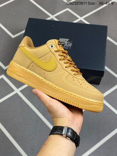 160公司级！耐克Nike Air Force 1 Low  小麦空军一号低帮百搭休闲运动板鞋。柔软、弹性十足的缓震性能和出色的中底设计，横跨复古与现代的外型结合，造就出风靡全球三十多年的Forc