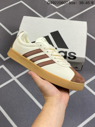 110 阿迪达斯AD Neo VL Court 2.0 阿迪三叶草时尚潮流板鞋 绒面麂皮防滑耐磨轻便低帮板鞋 整双鞋以传统的低帮呈现的清新造型 鞋头优先头层反毛皮 中底选择了与德训鞋类似的生胶材质