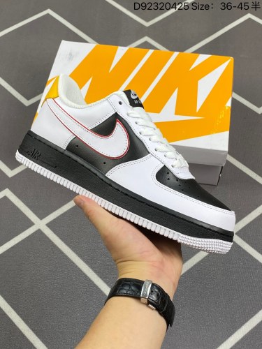 160男女鞋带半码#原楦原纸版数据开发版型#采用硬质粒面牛剖皮革鞋面材质#内置全掌Air Sole气垫❗致敬了李小龙配色， Air Force 1’07 LowAlternate Bruce Le