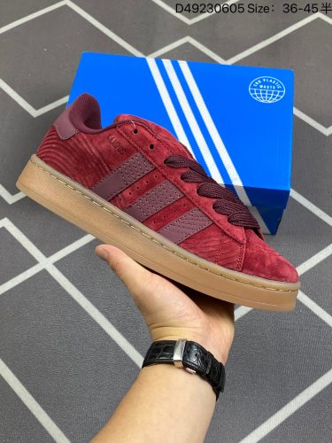 合集115Adidas Originals Campus 00s 专柜同步配色  面包鞋系列 鞋身采用绒面皮料搭配常规皮革 质感上还是延续了经典 Campus 的设计 独家原厂反绒皮 头层三扛原鞋