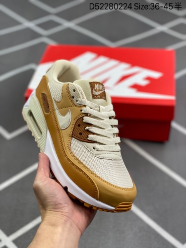 140公司级✅耐克AIR MAX 90 NRG  Air Max 90 Desert Sand沙漠灰 这双鞋以低饱和度的色调组合而成，整体呈现出简洁柔和的鞋身气质。值得一提的是，浅灰色皮革上还