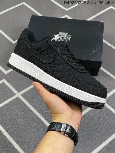 110Nike Air Force 1 Low 07 黑白 #原楦头原纸板 打造纯正空军版型#专注外贸渠道 全掌内置蜂窝气垫 #原盒配件 原厂中底钢印、拉帮完美 货号：DZ3637-900 尺码：