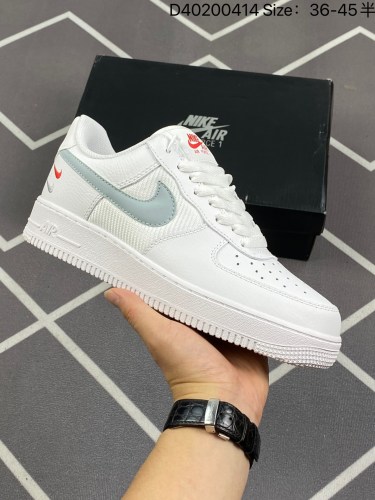 100✅耐克Nike Air Force 1 Low  空军一号低帮百搭休闲运动板鞋。柔软、弹性十足的缓震性能和出色的中底设计，横跨复古与现代的外型结合，造就出风靡全球三十多年的Force 1。货