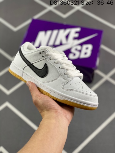 180头层！Nike SB Dunk Low “Orange Label” 白黑生胶头层版本 正确低趴鞋头细节 拒绝偷工减料福利供应‼️ 鞋面采用白色皮革材料，十分简洁搭配荔枝纹细节。侧面 Swo