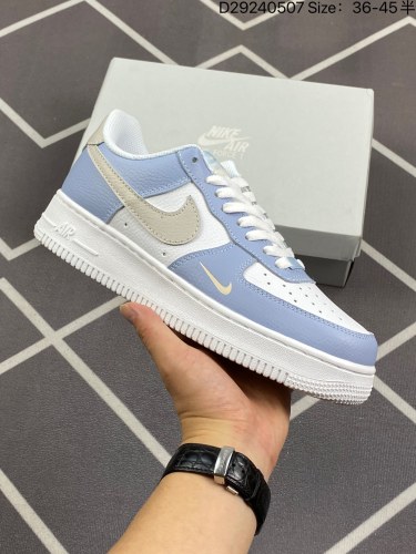 120✅耐克Nike Air Force 1 Low 空军一号低帮百搭休闲运动板鞋。柔软、弹性十足的缓震性能和出色的中底设计，横跨复古与现代的外型结合，造就出风靡全球三十多年的Force 1 尺码