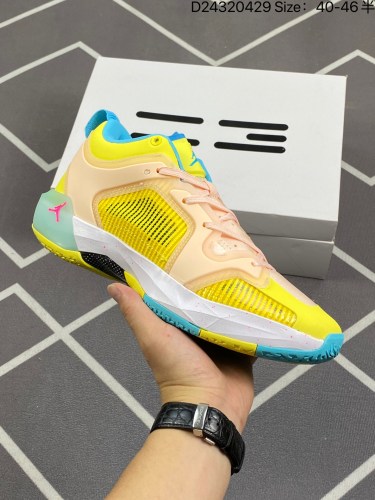 160乔丹37代采用全新Leno-weave科技两根经纱线交替缠绕鞋面材质，全新升级中底承托盘，采用前掌+后掌双Zoom配合形式❗️全新耐克Nike Air Jordan XXXVII PEPsy