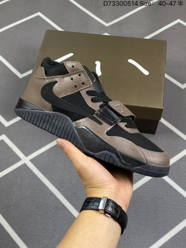  150Travis Scott x Jordan AJ Cut The Check TS倒钩联名魔术贴篮球鞋 FZ8117-100 配色方面采用黑色为底 搭配棕色框架呈现 完美还原了初代倒钩的配