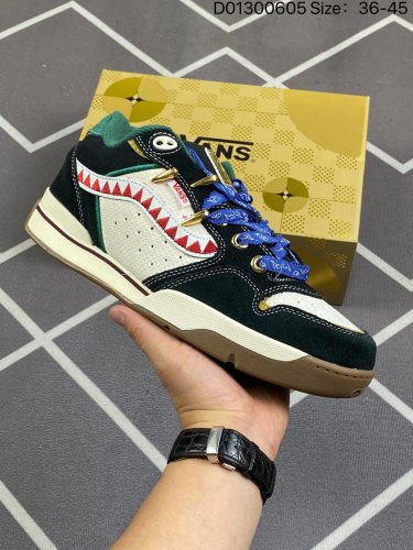 合集150 全新万斯Vans Premium高阶系列带来Rowley XLT面包鞋从99年的硬核签名滑板鞋Rowley中汲取灵感融合全新复古风格还有轻盈如云般的脚感 ！D01300605 Size