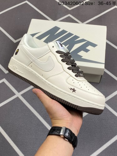 210NK Air Force 1´07 Low 空军一号低帮百搭休闲运动板鞋 FG6688-100 柔软、弹性十足的缓震性能和出色的中底设计 横跨复古与现代的外型结合 造就出风靡全球 三十多年的