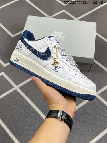 110✅耐克Nike Air Force 1 Low  空军一号低帮百搭休闲运动板鞋。柔软、弹性十足的缓震性能和出色的中底设计，横跨复古与现代的外型结合，造就出风靡全球三十多年的Force 1。