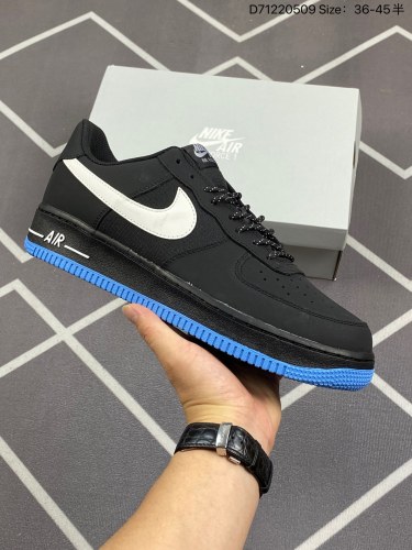 110耐克Nike Air Force 1 Low  空军一号低帮百搭休闲运动板鞋。柔软、弹性十足的缓震性能和出色的中底设计，横跨复古与现代的外型结合，造就出风靡全球三十多年的Force 1。