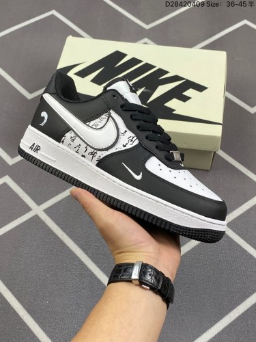 210✅耐克Nike Air Force 1 Low  空军一号低帮百搭休闲运动板鞋。柔软、弹性十足的缓震性能和出色的中底设计，横跨复古与现代的外型结合，造就出风靡全球三十多年的Force 1。