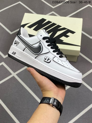 210耐克Nike Air Force 1 Low  空军一号低帮百搭休闲运动板鞋。柔软、弹性十足的缓震性能和出色的中底设计，横跨复古与现代的外型结合，造就出风靡全球三十多年的Force 1。