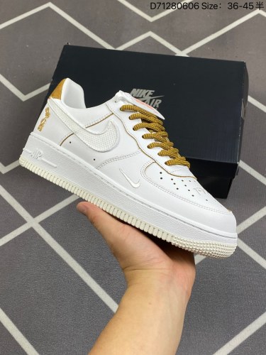 140公司级✅耐克Nike Air Force 1 Low  空军一号低帮百搭休闲运动板鞋。柔软、弹性十足的缓震性能和出色的中底设计，横跨复古与现代的外型结合，造就出风靡全球三十多年的Force