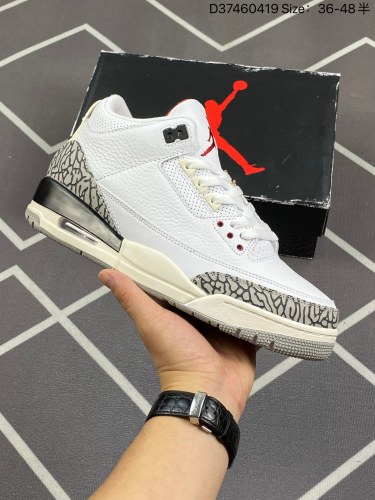 230公司级✅Air Jordan 3 Retro 复刻白水泥 AJ3 乔丹3代 aj3 乔3 经典复刻白水泥 乔丹篮球鞋系列 鞋身以白色为主调，采用优质皮革材质搭配鞋头及后跟处的经典元素爆裂纹，