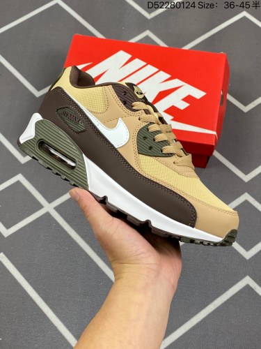 140  NK Air MAX 90 气垫复古减震跑步鞋 FB9658-200经典重温 Air Max 90于1990年推出 来自Air Max系列 在Air Max 1的基础上改进而得 增加了气