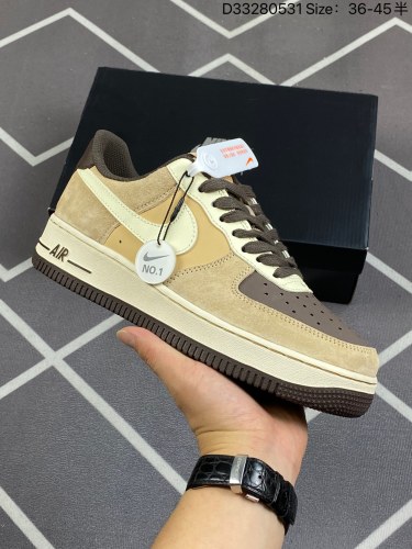 140 公司级✅耐克Nike Air Force 1 Low  空军一号低帮百搭休闲运动板鞋。柔软、弹性十足的缓震性能和出色的中底设计，横跨复古与现代的外型结合，造就出风靡全球三十多年的Force